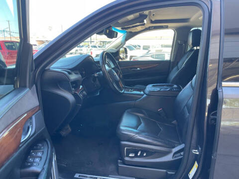 2016 Cadillac Escalade Luxury Collection