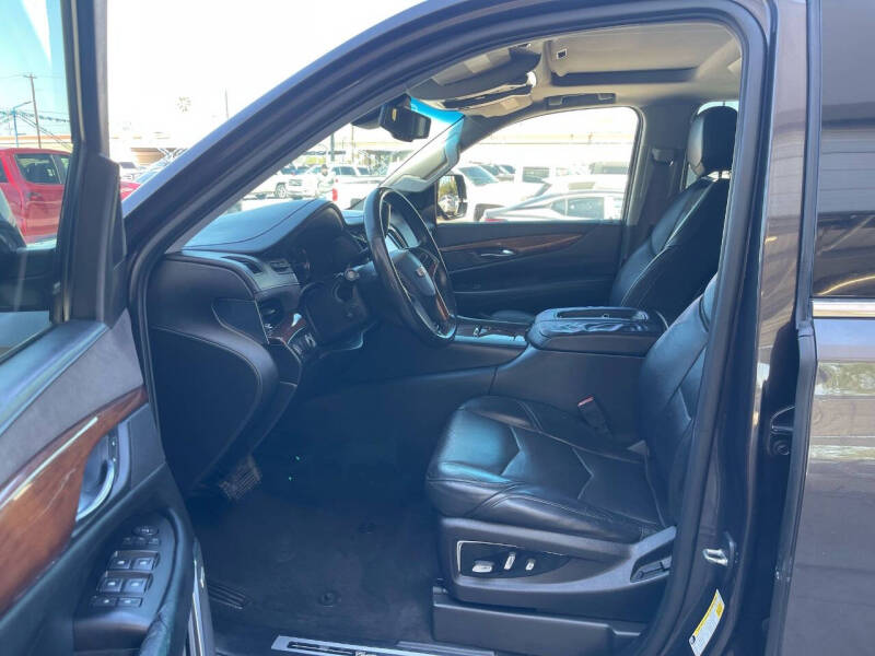 2016 Cadillac Escalade Luxury Collection