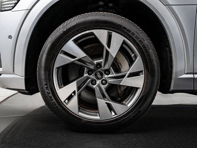 2022 Audi e-tron quattro Premium