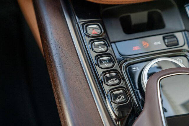 2021 Aston Martin DBX