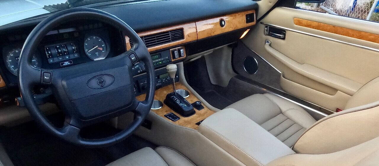 1991 Jaguar XJ-Series 23