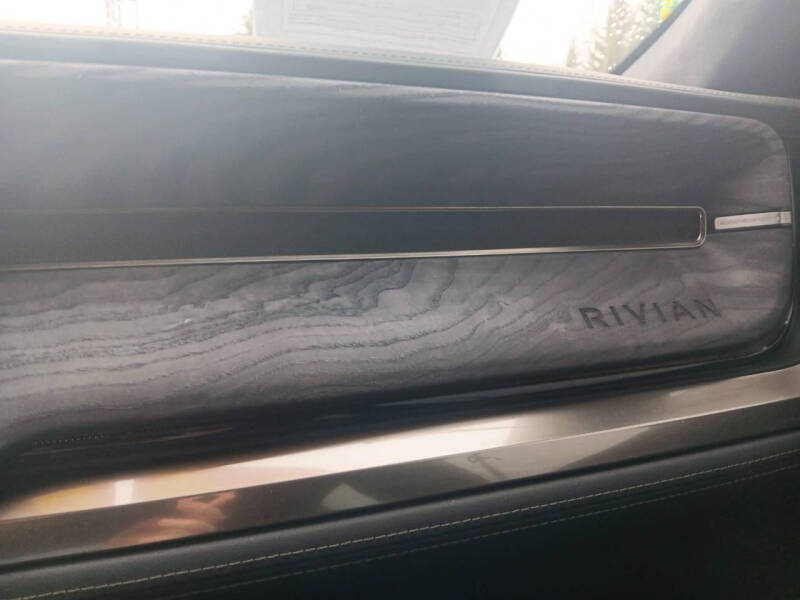 2022 Rivian R1T Adventure