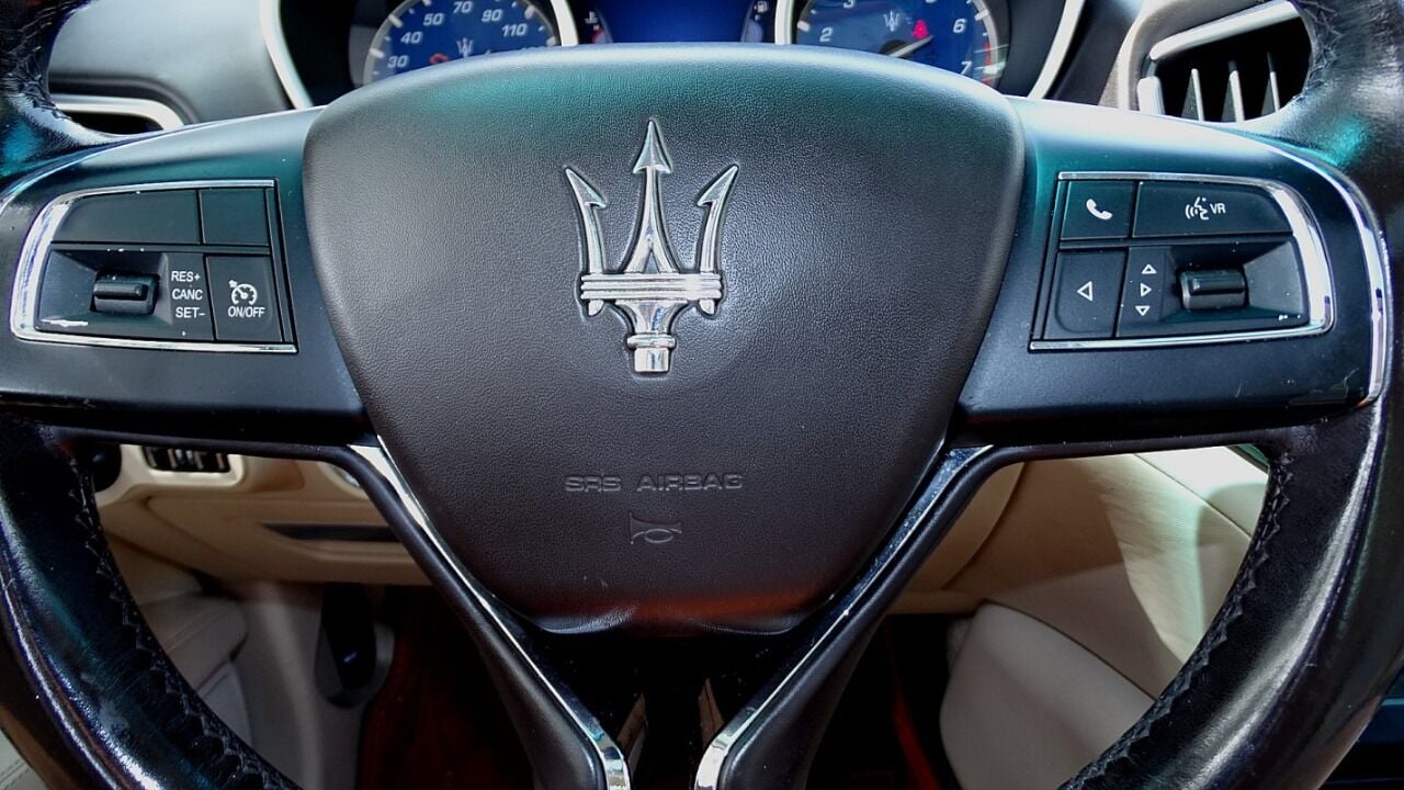 2014 Maserati Ghibli 36