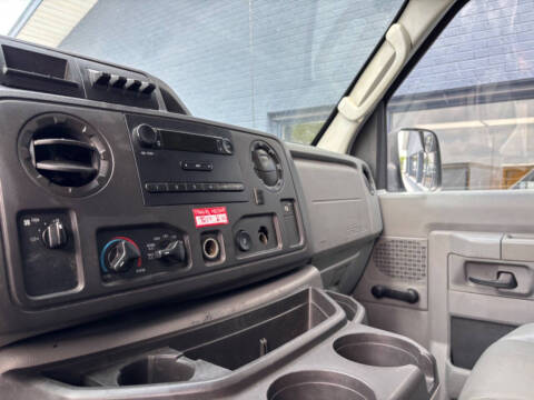 2012 Ford E-Series E-350 SD