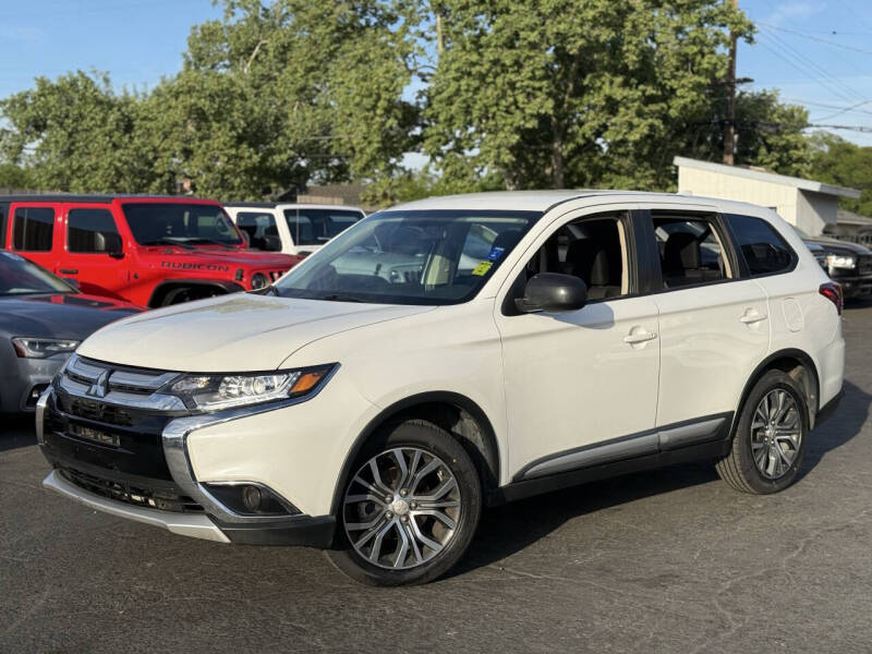 2017 Mitsubishi Outlander ES