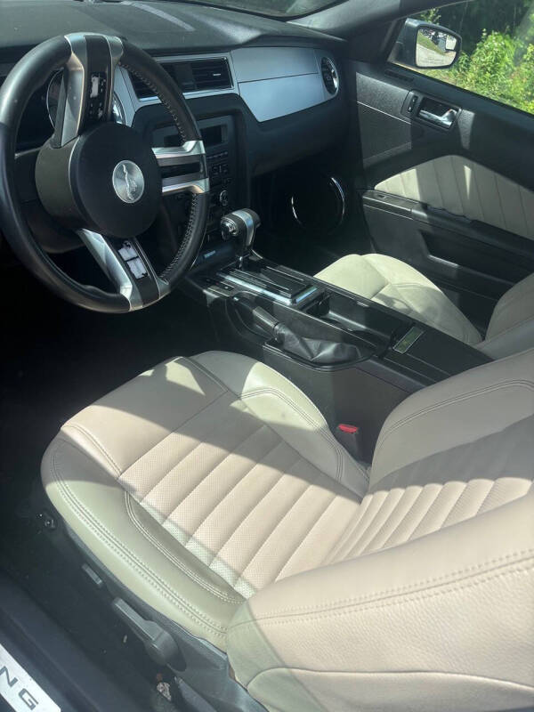2012 Ford Mustang V6 Premium