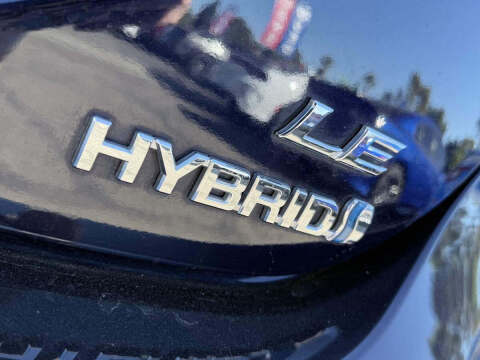 2022 Toyota Camry Hybrid LE
