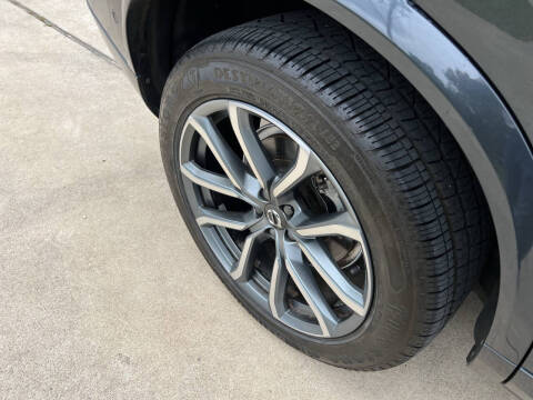 2017 Volvo XC90 T6 Momentum