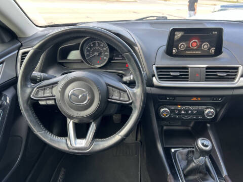 2017 Mazda MAZDA3 Touring