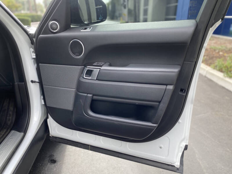 2021 Land Rover Range Rover Sport HSE Silver Edition