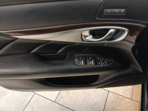 2014 Infiniti Q70 3.7