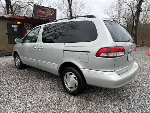 2003 Toyota Sienna LE
