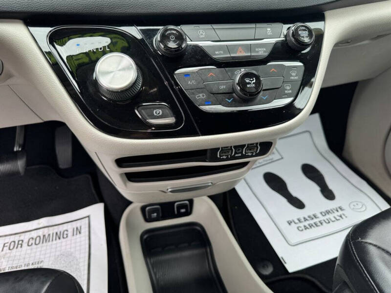2021 Chrysler Voyager LXi
