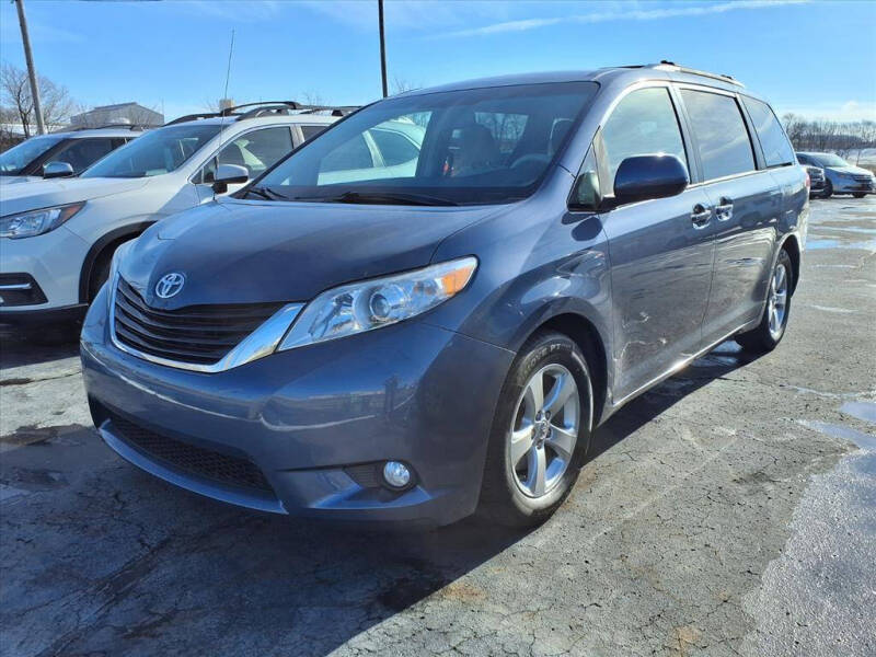 2014 Toyota Sienna LE 8-Passenger