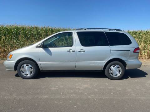 2002 Toyota Sienna for sale at M AND S CAR SALES LLC in Independence OR