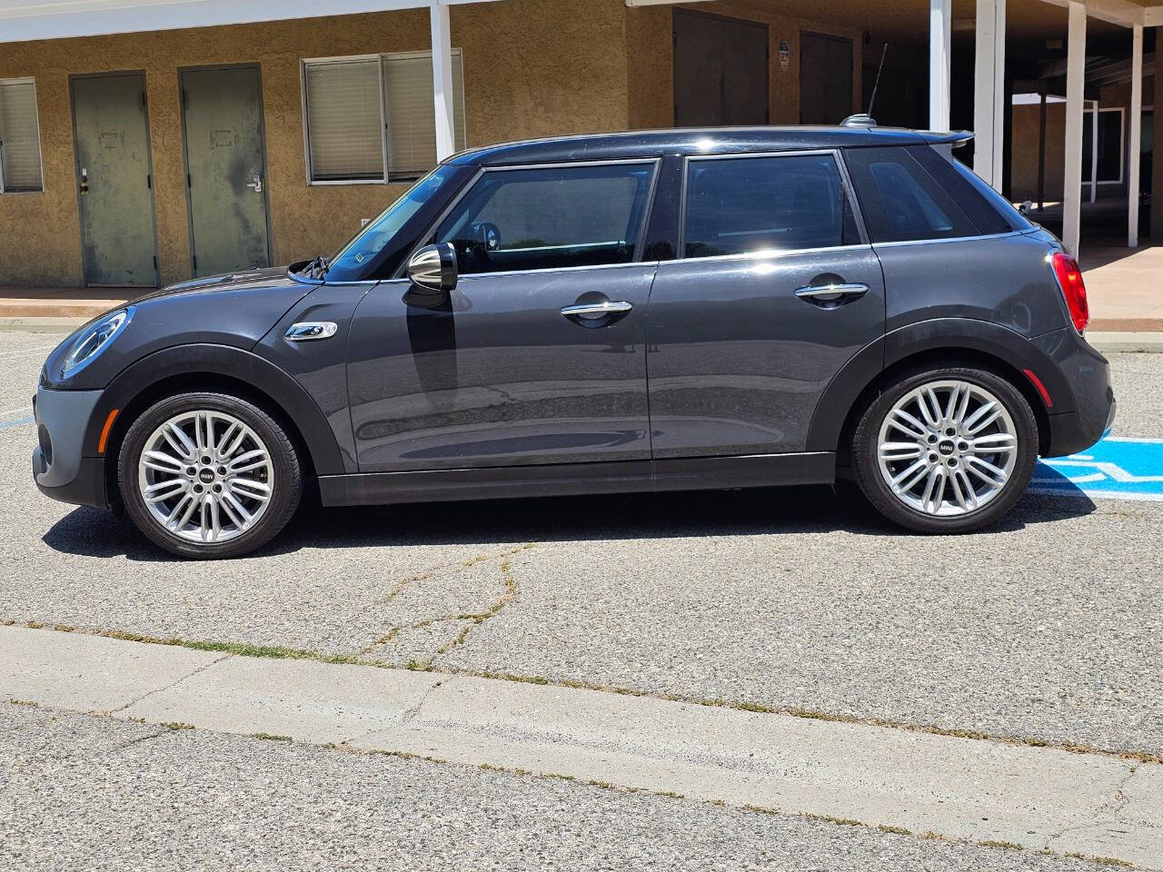 2015 MINI Hardtop 4 Door 3