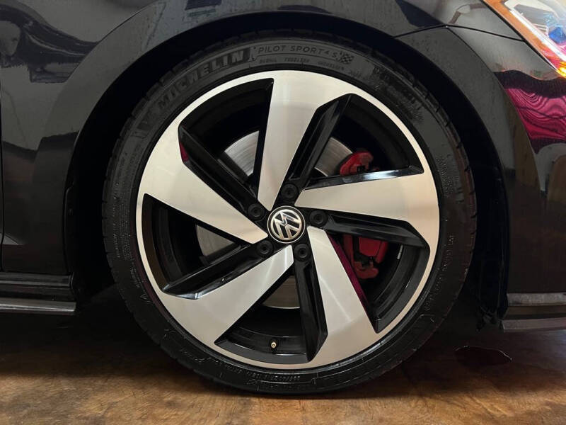 2019 Volkswagen Golf GTI S