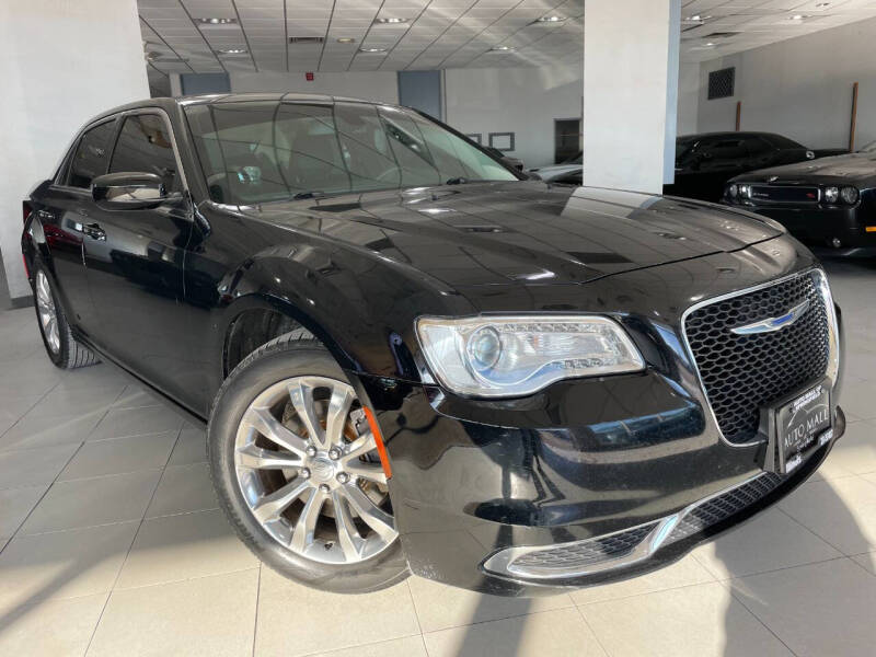 2018 Chrysler 300 Touring's photo