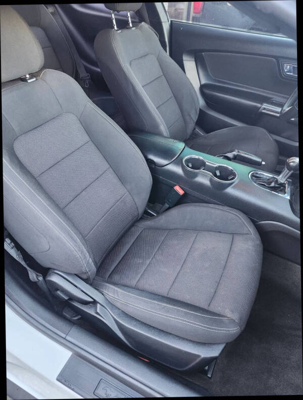 2016 Ford Mustang V6