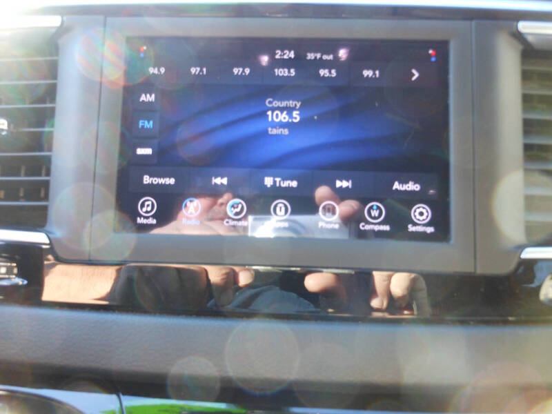 2020 Chrysler Voyager LXi