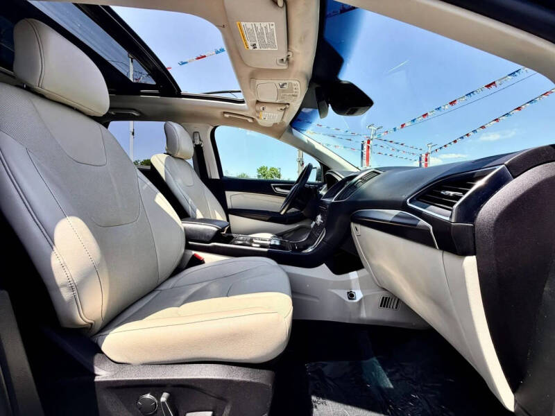 2019 Ford Edge Titanium