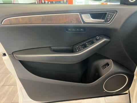 2011 Audi Q5 3.2 quattro Premium Plus