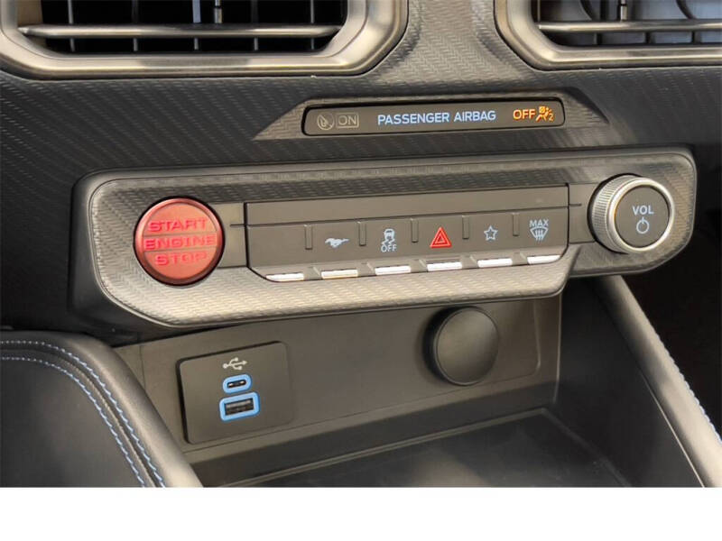 2025 Ford Mustang Dark Horse