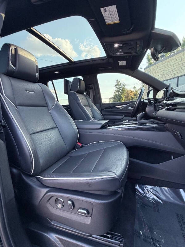 2023 Cadillac Escalade Sport