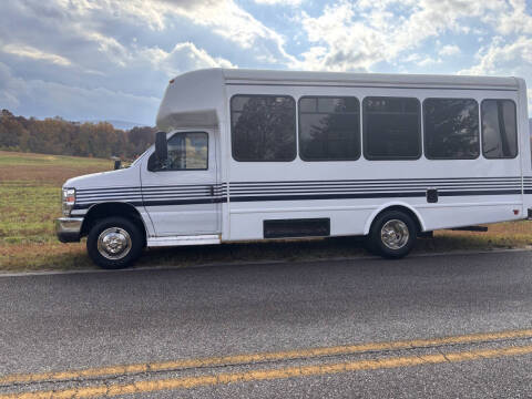 2017 Ford E-Series E-450 SD