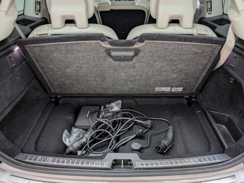 2025 Volvo XC60 B5 Plus Dark Theme