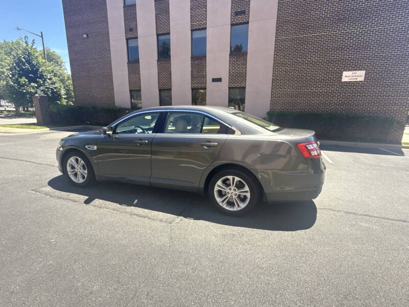 2015 Ford Taurus SEL