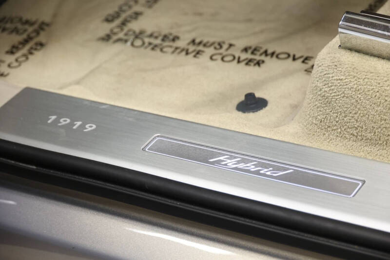 2020 Bentley Bentayga Hybrid