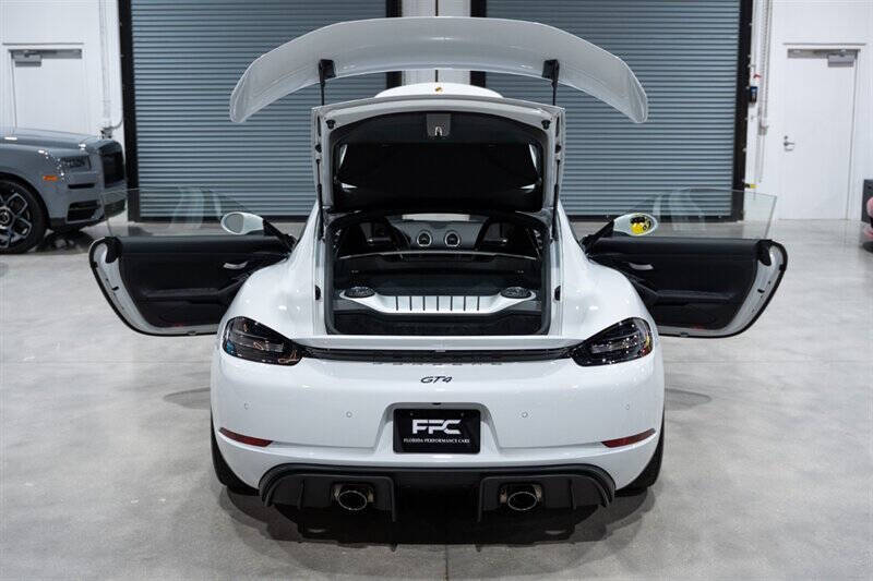 2021 Porsche 718 Cayman GT4