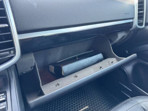 2014 Porsche Cayenne Platinum Diesel