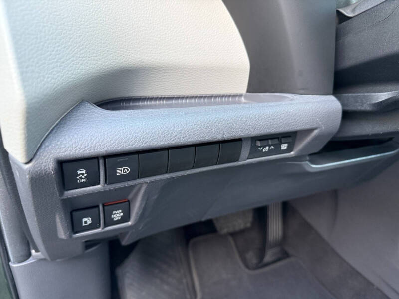 2024 Toyota Sienna LE 8-Passenger