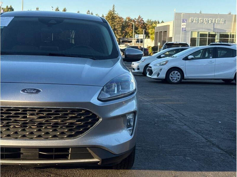 2022 Ford Escape Hybrid SEL