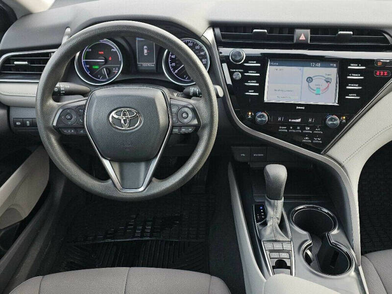 2020 Toyota Camry Hybrid LE