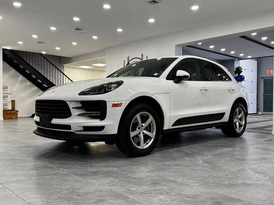 2021 Porsche Macan Base's photo