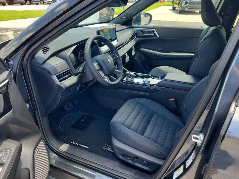 2026 Mitsubishi Outlander LE