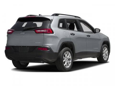 2017 Jeep Cherokee Sport