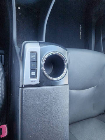 2014 Toyota Prius v Two