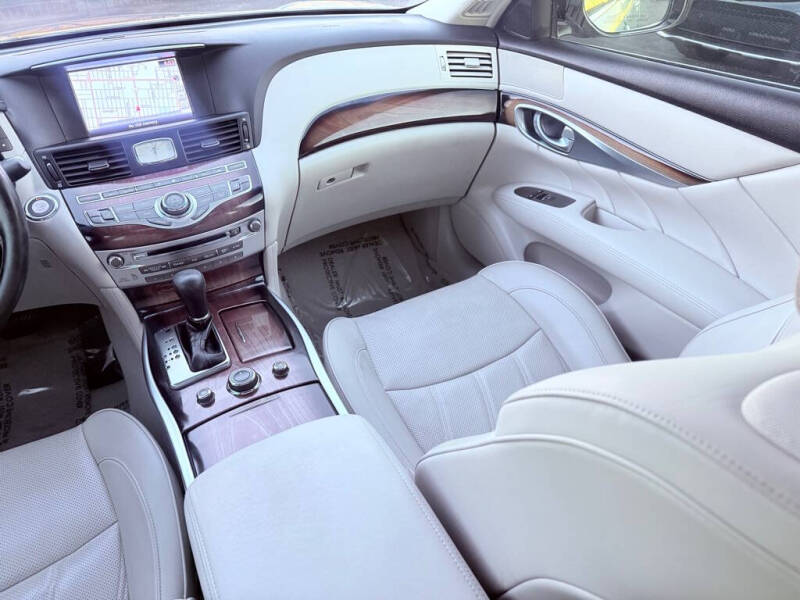 2016 Infiniti Q70L 3.7