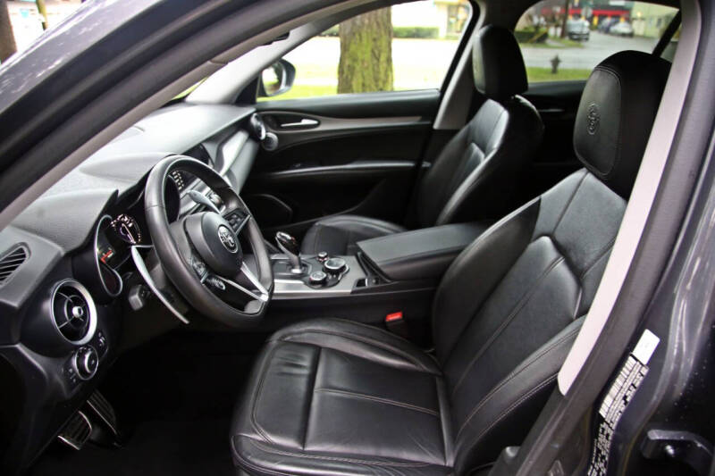 2018 Alfa Romeo Stelvio Sport