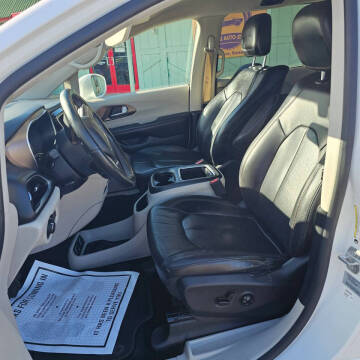 2017 Chrysler Pacifica Touring-L Plus