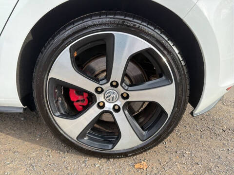 2017 Volkswagen Golf GTI SE