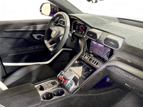 2024 Lamborghini Urus Performante