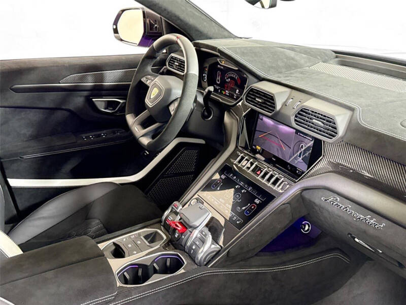 2024 Lamborghini Urus Performante