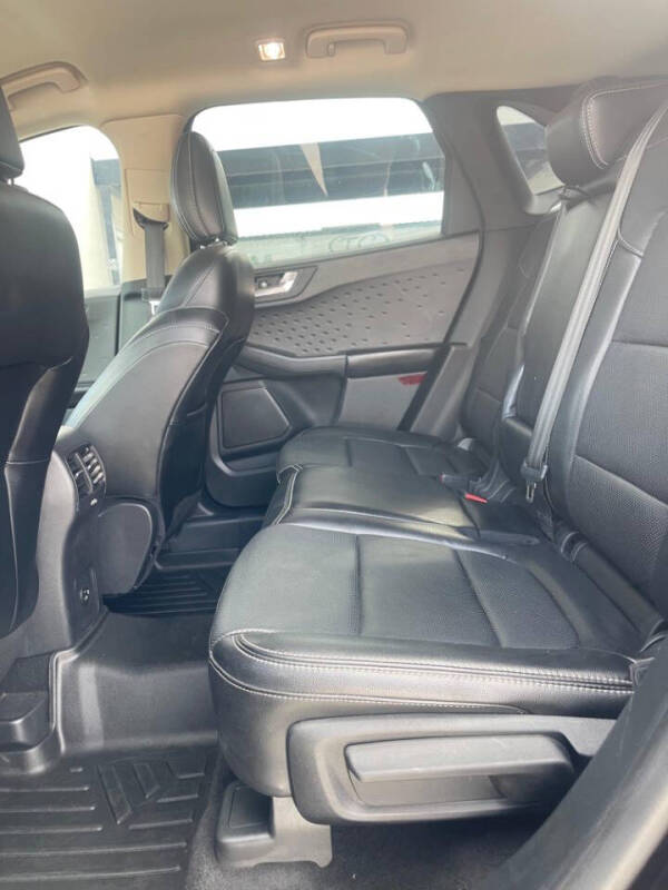 2020 Ford Escape Titanium