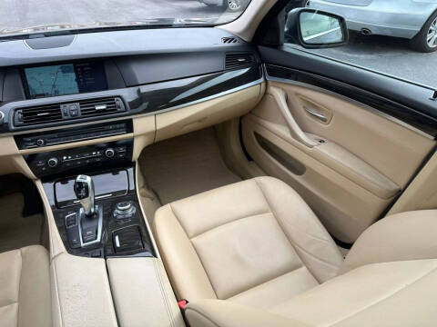 2012 BMW 5 Series 528i