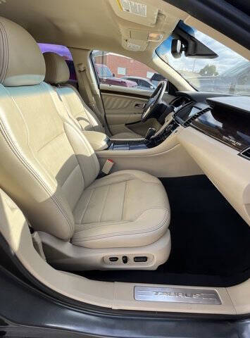 2019 Ford Taurus Limited